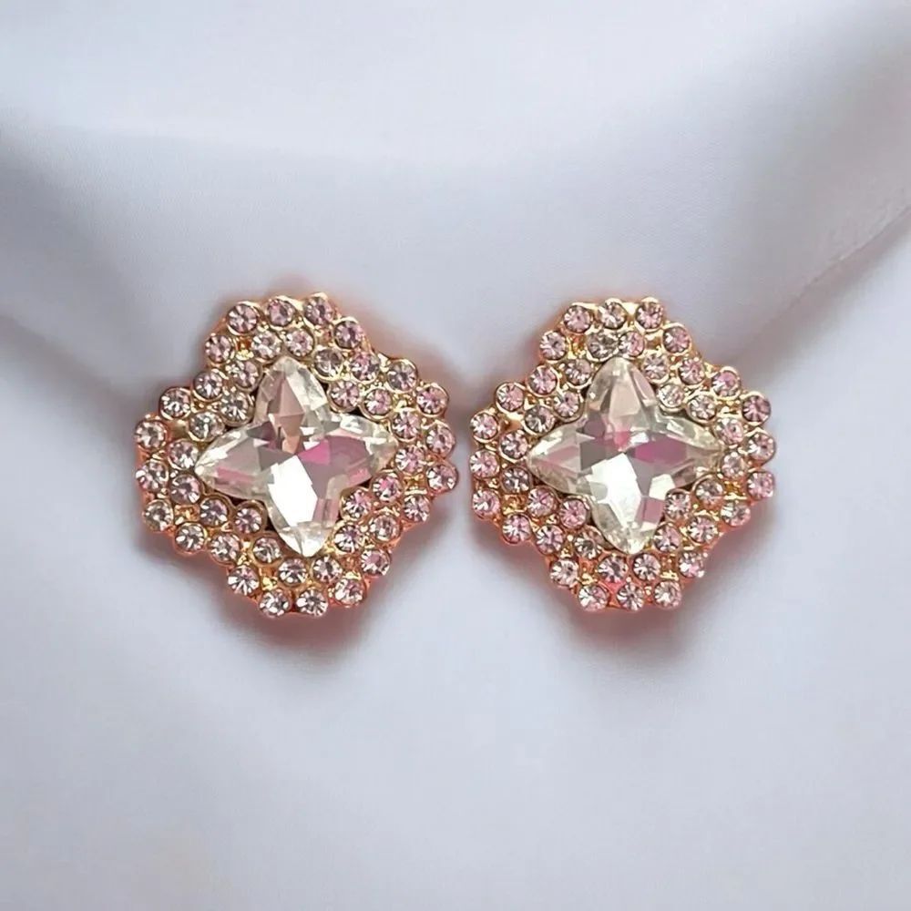 💎2/$30💎 Elegant White Crystal Clover Gold Tone Stud Earrings